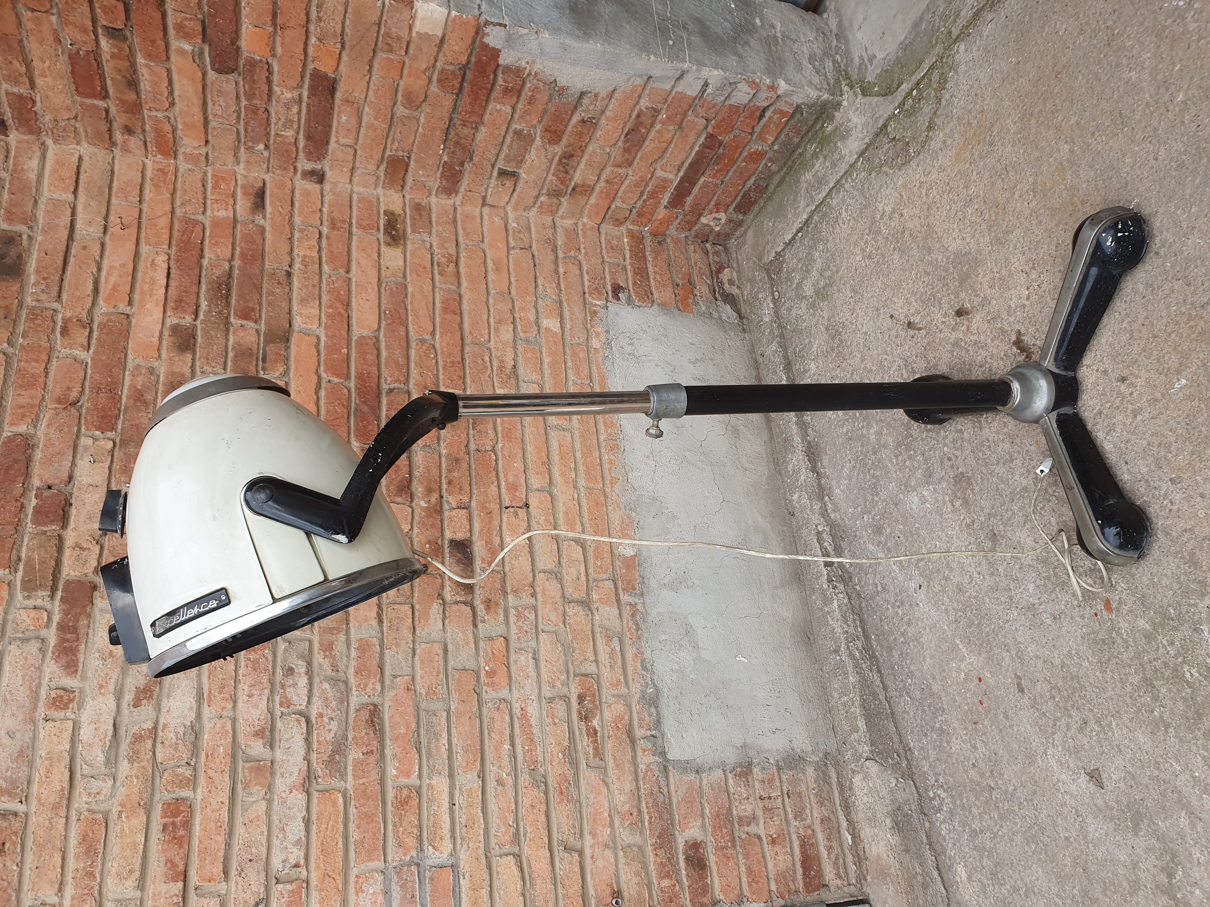 secador pelo peluqueria _ pie ruedas altreg 175-130x60 1u.